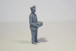 Pracovník ČD s bednou